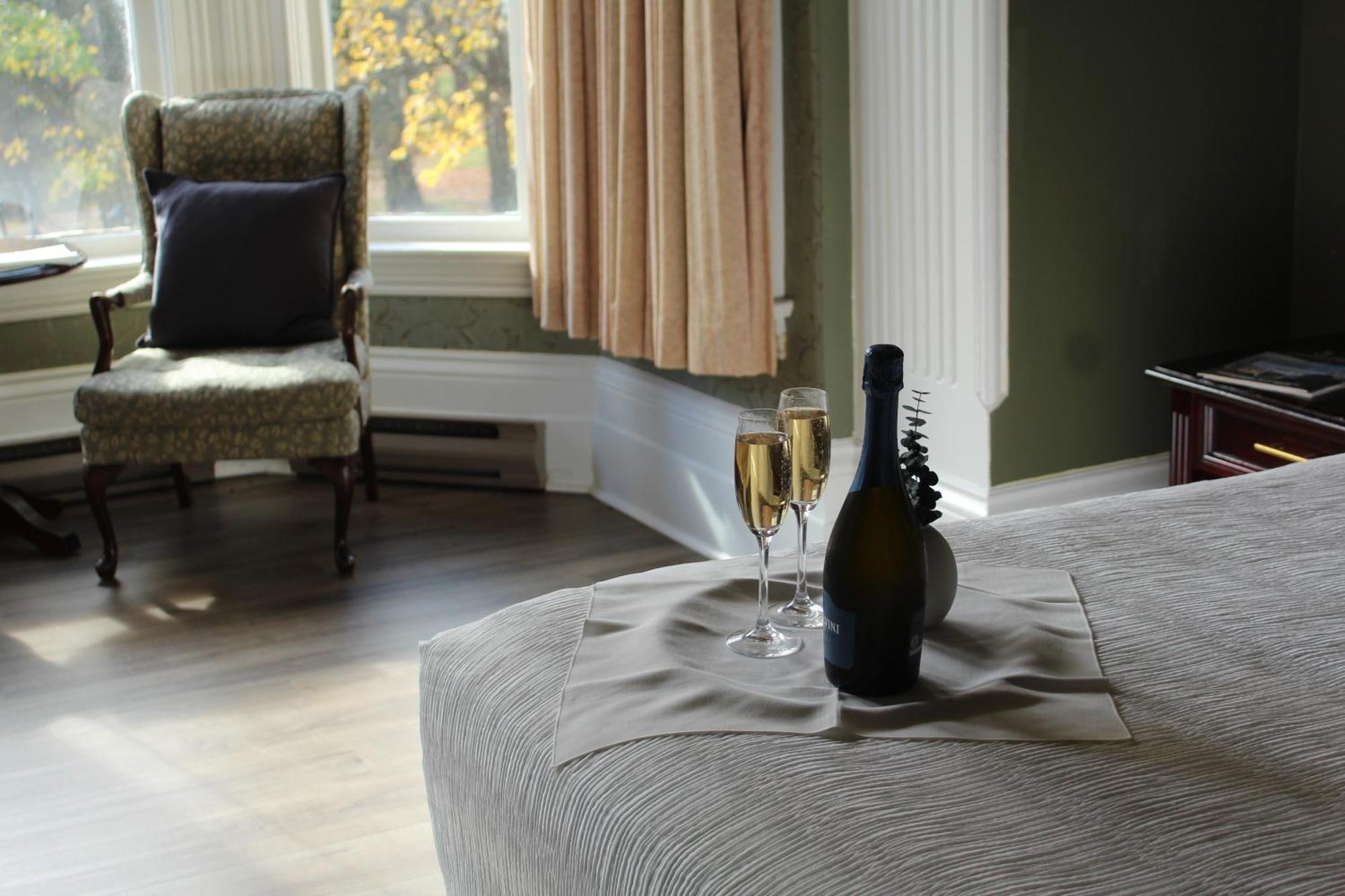 Westover Inn Saint Marys Экстерьер фото